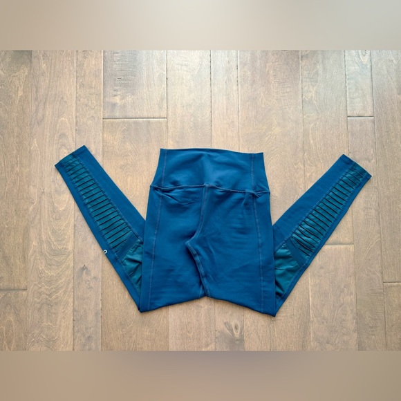 Alo Yoga High-Waist Moto Leggings - Picture 8 of 16